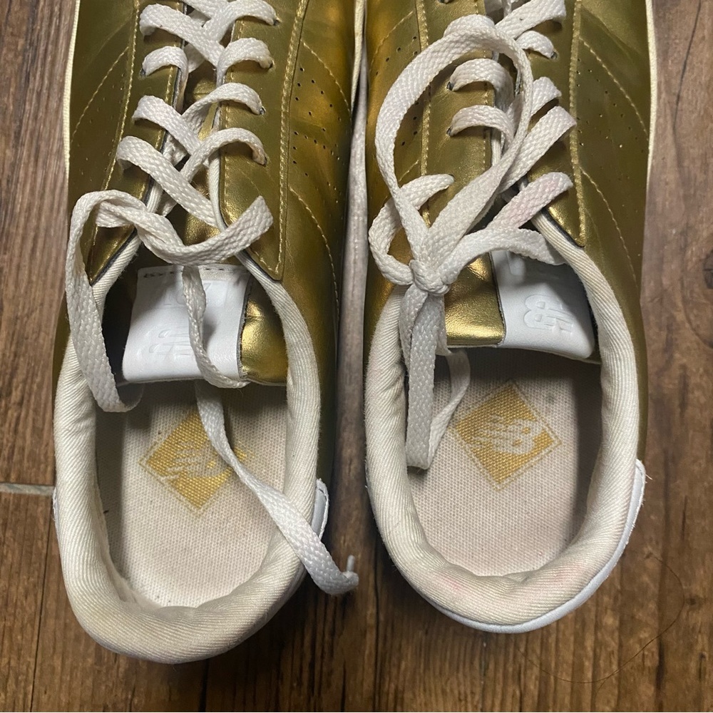 New balance gold sneakers 8.5 woman - Picture 5 of 8